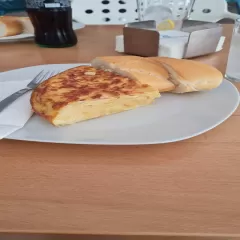 Cafetería Mi Pequeño Cid