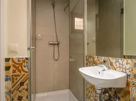 YIT Puerta Bisagra
