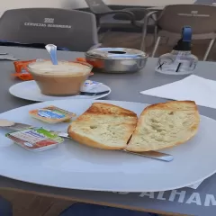 Cafetería Mi Pequeño Cid