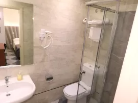 HOSTAL HENARES