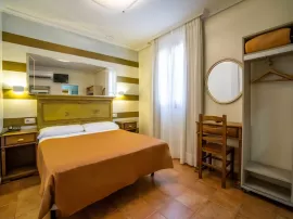 YIT Puerta Bisagra