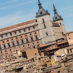 Descubre La Historia Y La Belleza Del Alcázar De Toledo.